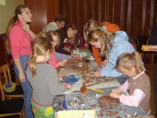 Klub dobré pohody - Babičky čtou z babičky a pečení perníčků - 11.12.2008